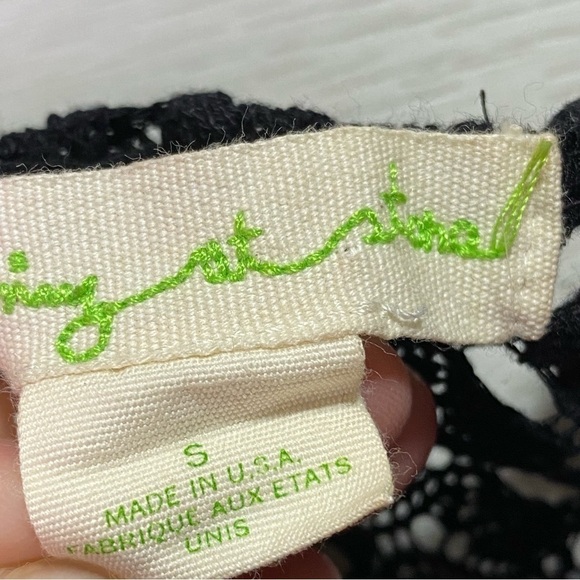 Staring at Stars Black Crochet Sweater - Picture 4 of 8